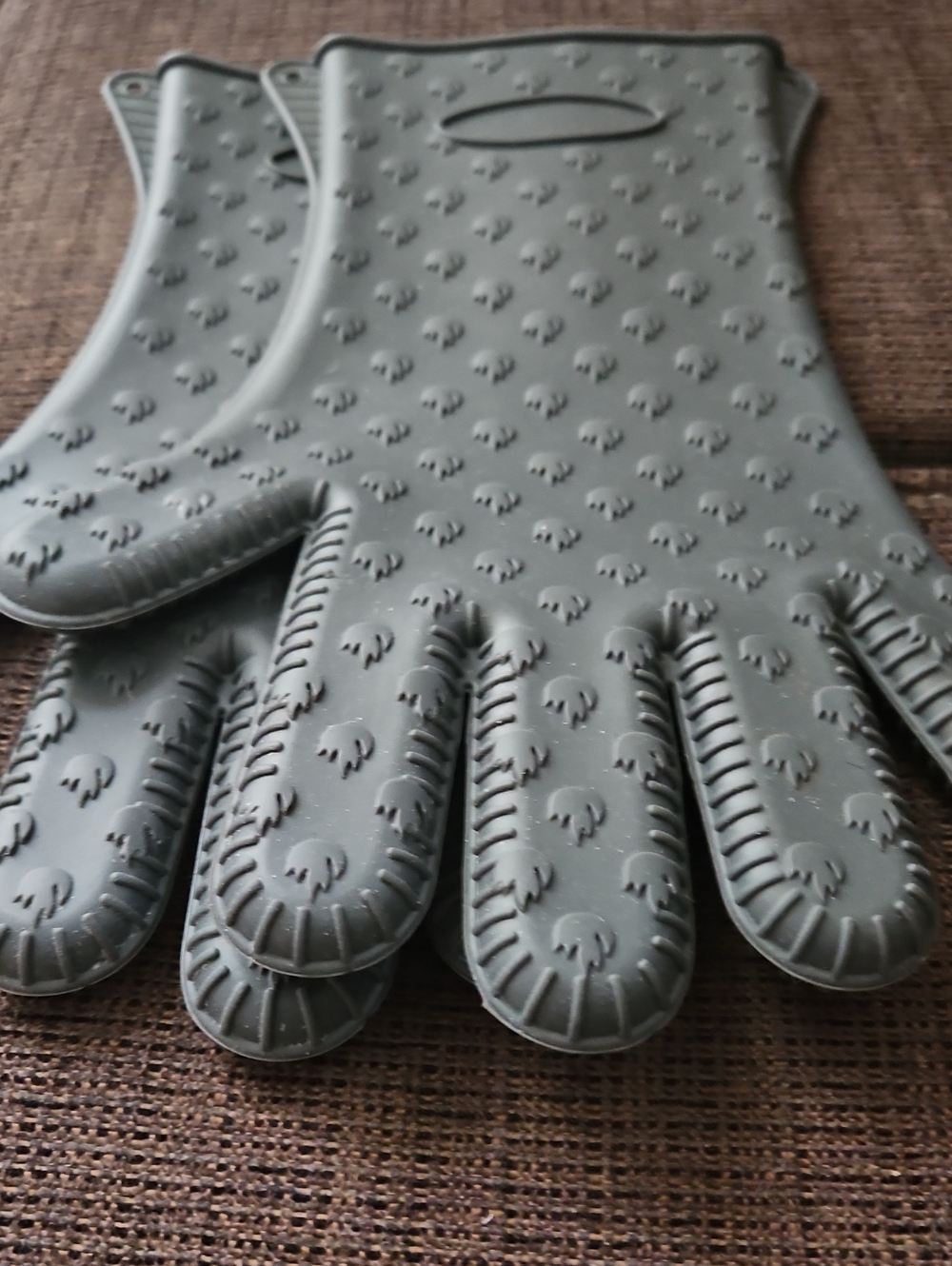 Grey Pair Silicone Oven Mitts